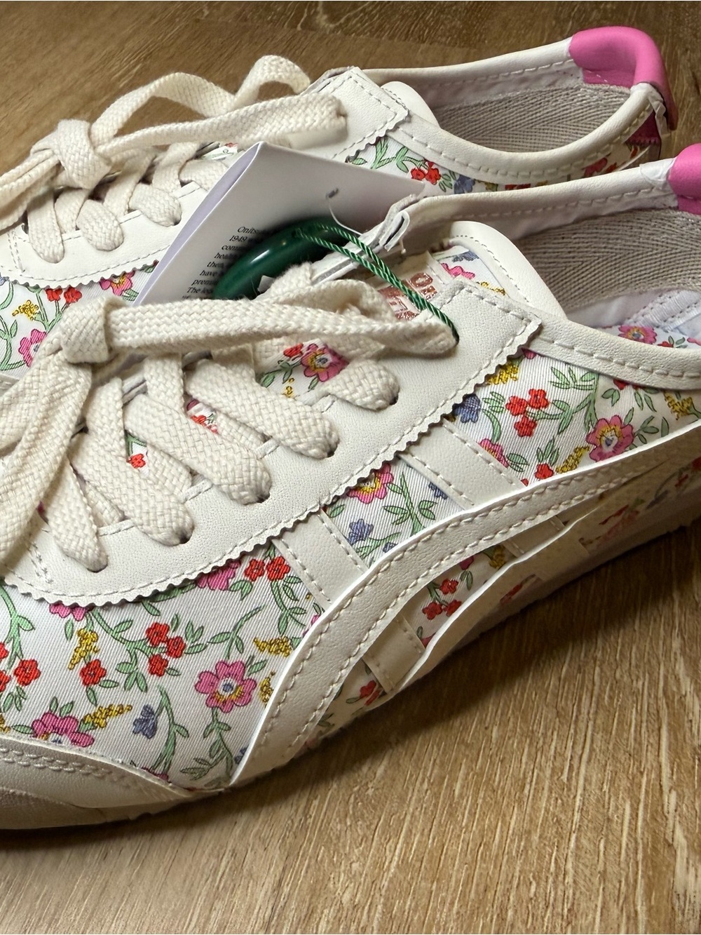 Onitsuka Womens 6 Floral Sneakers NEW MEXICO 66 1183C392-101
CREAM/CREAM US 4.5